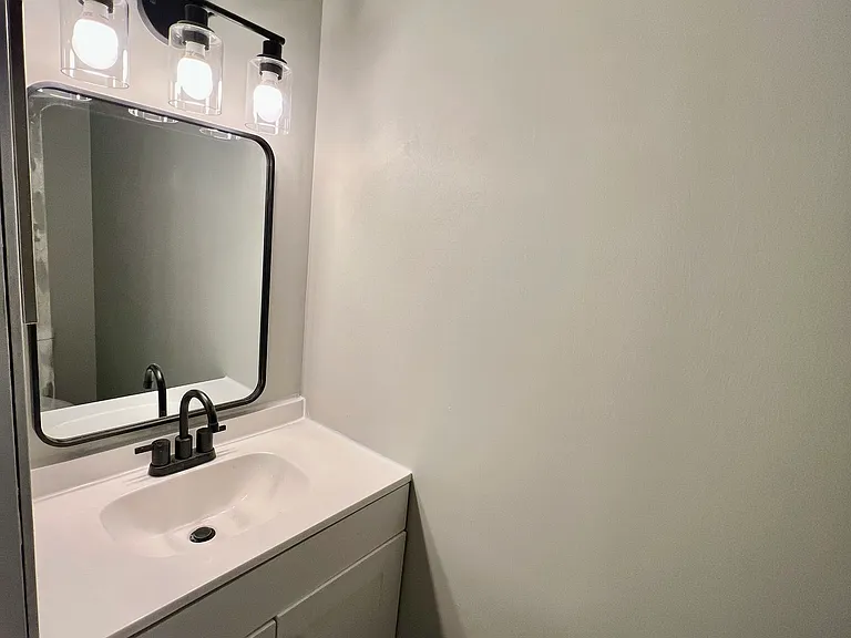 1483 Colony Dr — Photo 15
