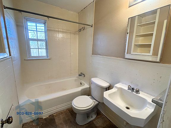 5th image of 905 E Lion Dr #A