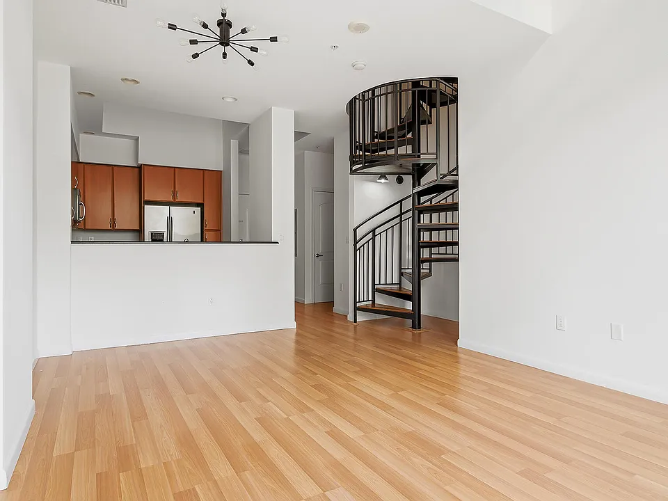 801 S Olive Ave #425