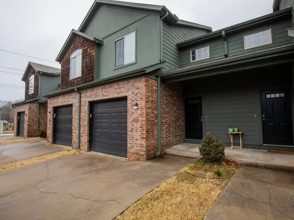786 W Breeze Cv, Fayetteville, AR 72703