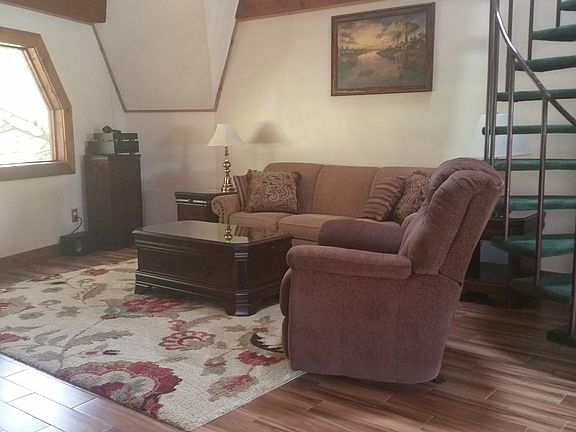 4th image of 8626 Harry Dr