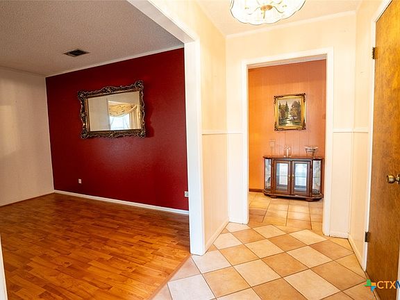 4th image of 2411 Ozark St