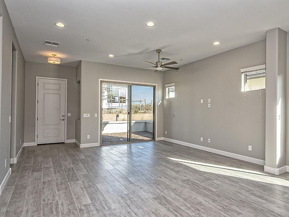 4th image of 20764 W Medlock Dr