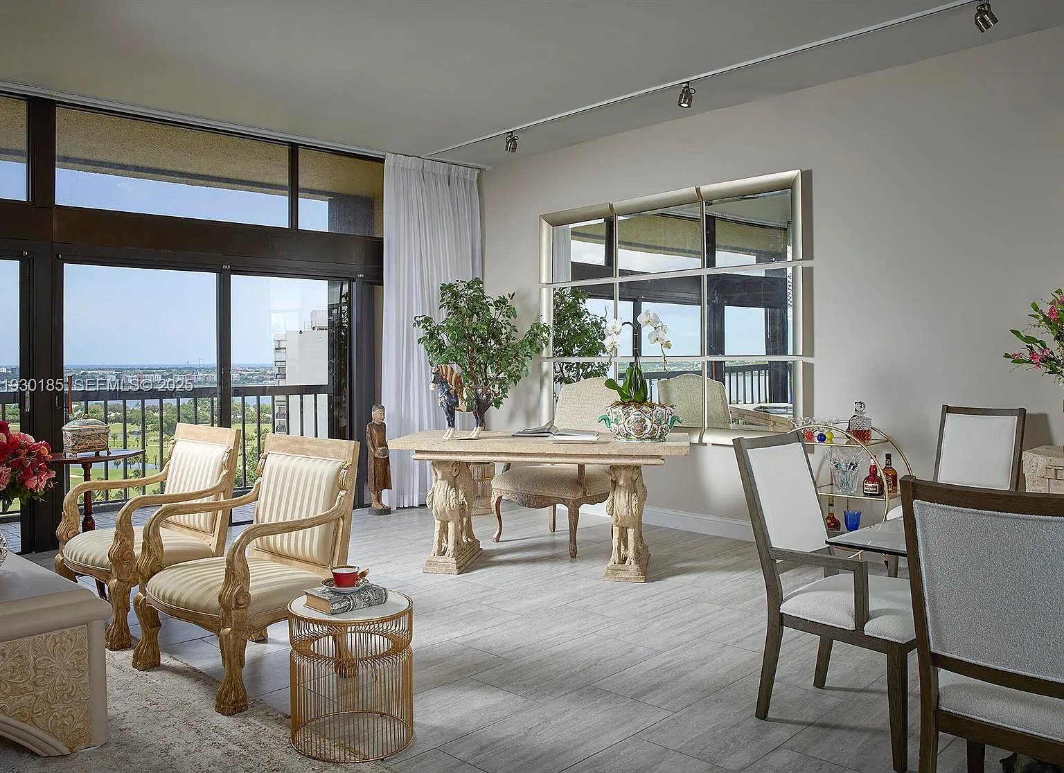 Envoy Condo — Photo 4