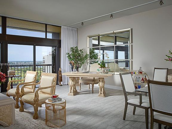 4th image of 2450 Presidential Way #Penthouse 7