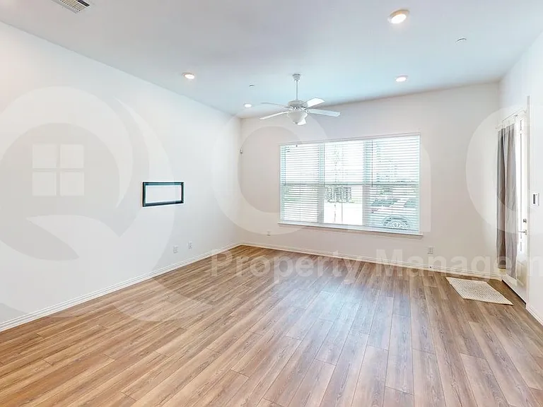 4348 Henderson Ave — Photo 7