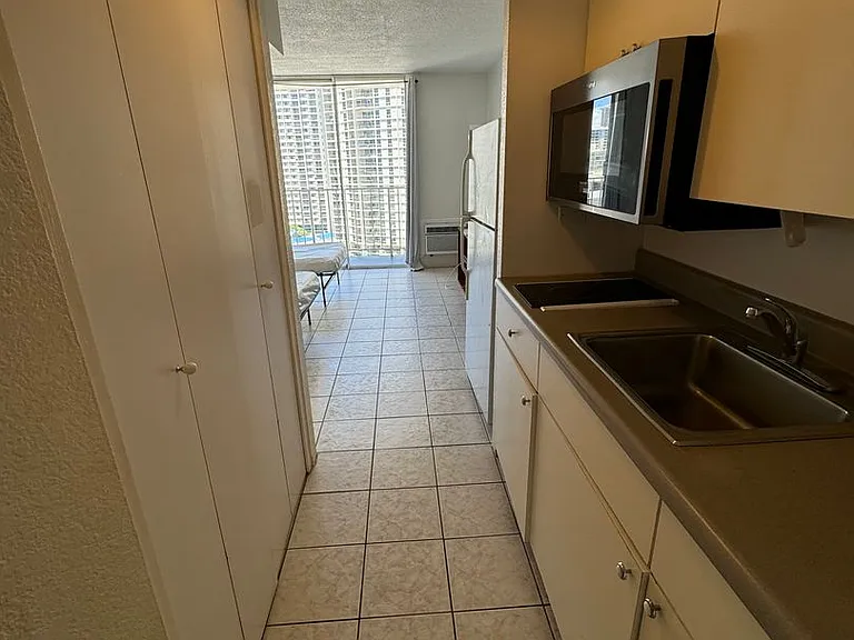 1920 Ala Moana Blvd #1410 — Photo 8