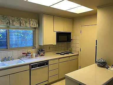 2609 Silvercrest St — Photo 6