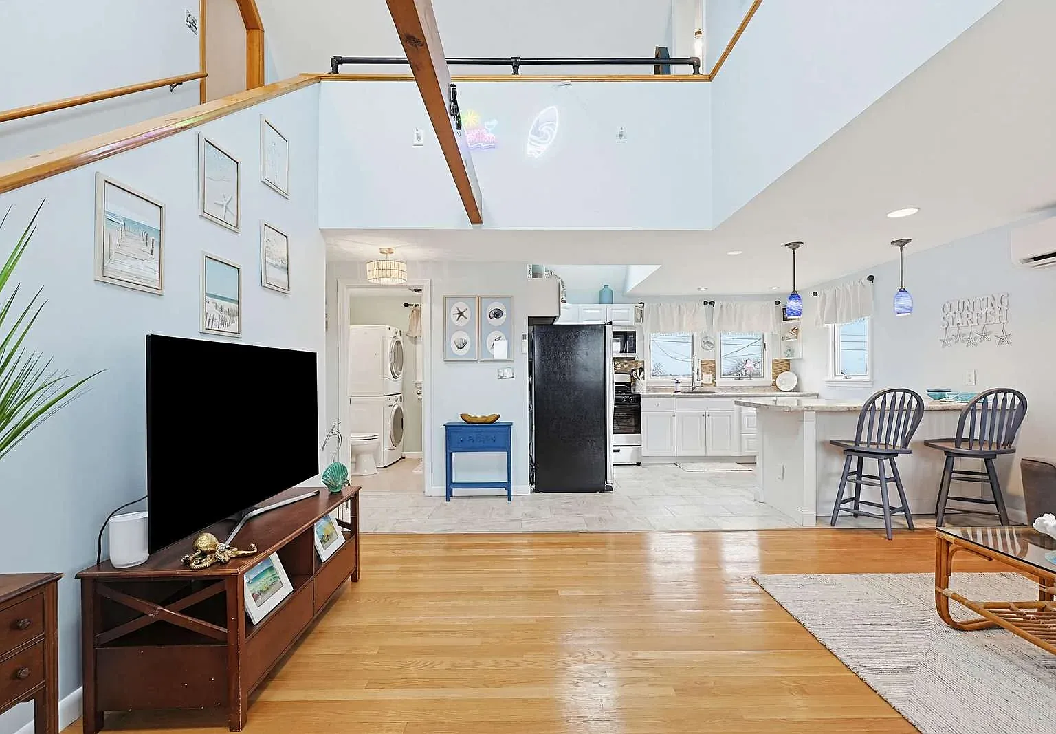 2 bed, 1.5 bath, $3,500 — Photo 4