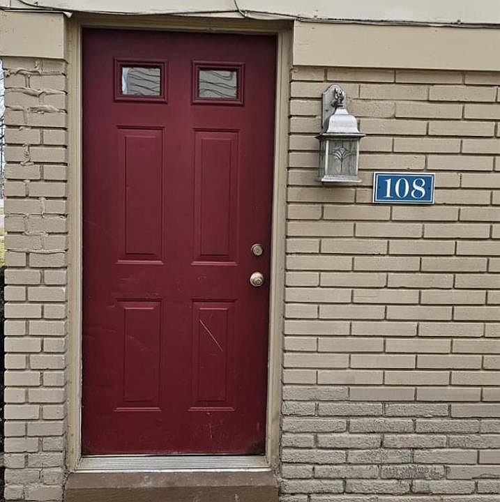 1st image of 108 Princeton Dr