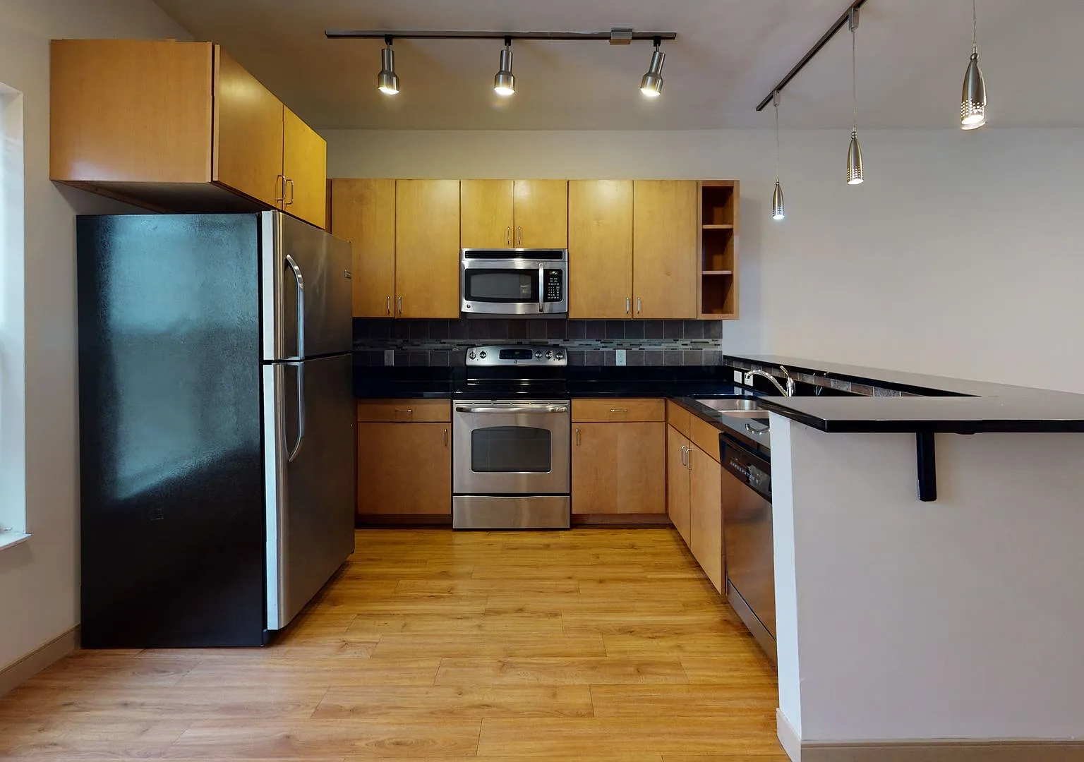 Cluster: 1011 & 1015 4th St SE — Photo 2
