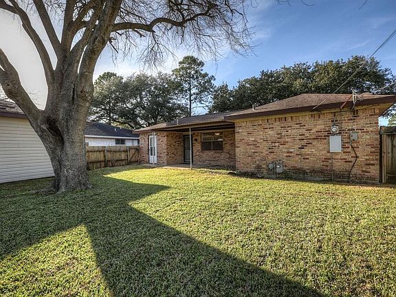 2nd image of 11010 Sagecrest Ln
