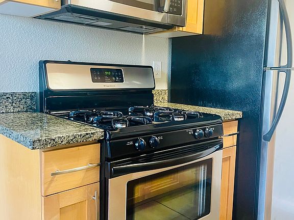 3rd image of 2556 Chicago St Unit 27