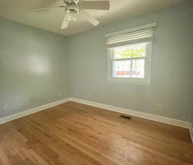 9505 Eastern View Trl — Photo 11