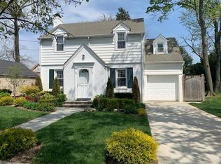 155 Sweezey Ave, Freeport, NY 11520