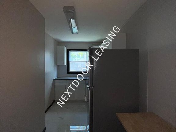 3rd image of 216 Fairmount Ave #2M