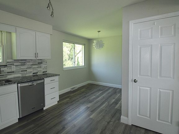 3rd image of 3350 Sunnyside Dr