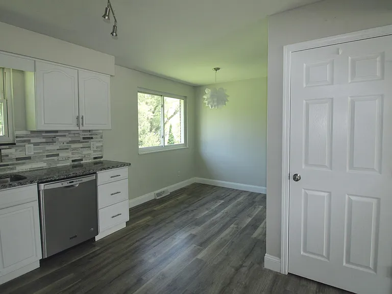 3350 Sunnyside Dr — Photo 3