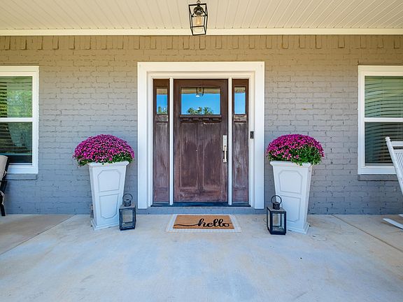 3rd image of 203 Seminole Ln