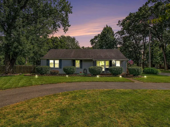 2601 Broadmoor Dr, Elkhart, IN 46514