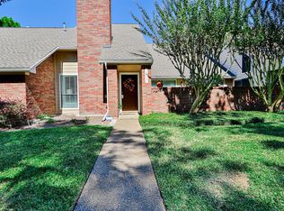 16604 Holly Trail Dr, Houston, TX 77058