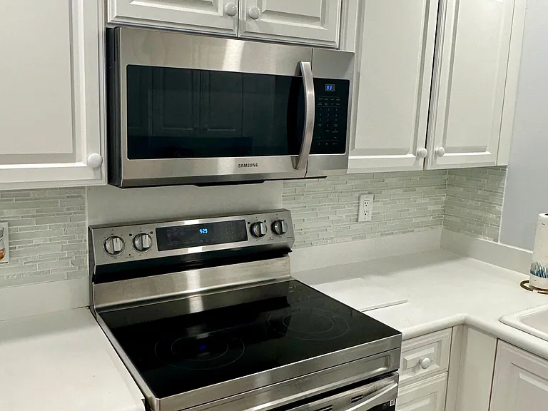 65 Pelican Pointe Dr #202 — Photo 42
