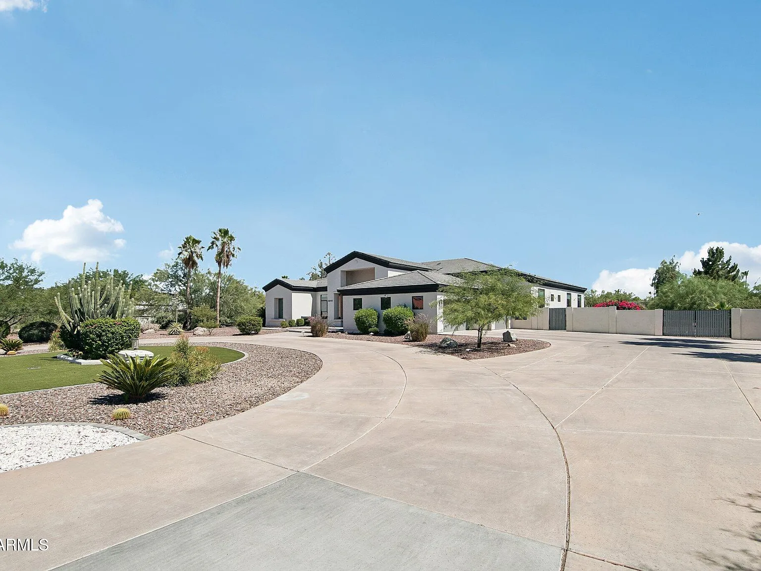 4 bed, 4.5 bath, 4305 sqft, $15,000 — Photo 4