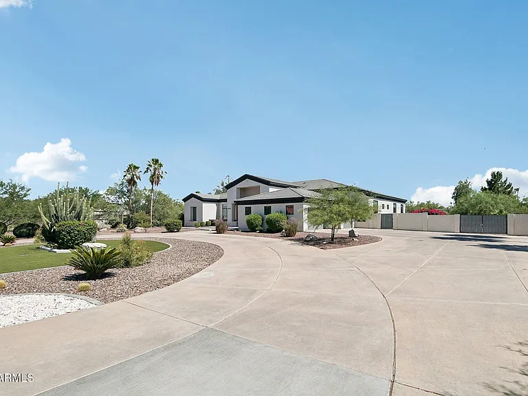 8645 E Wood Dr — Photo 4