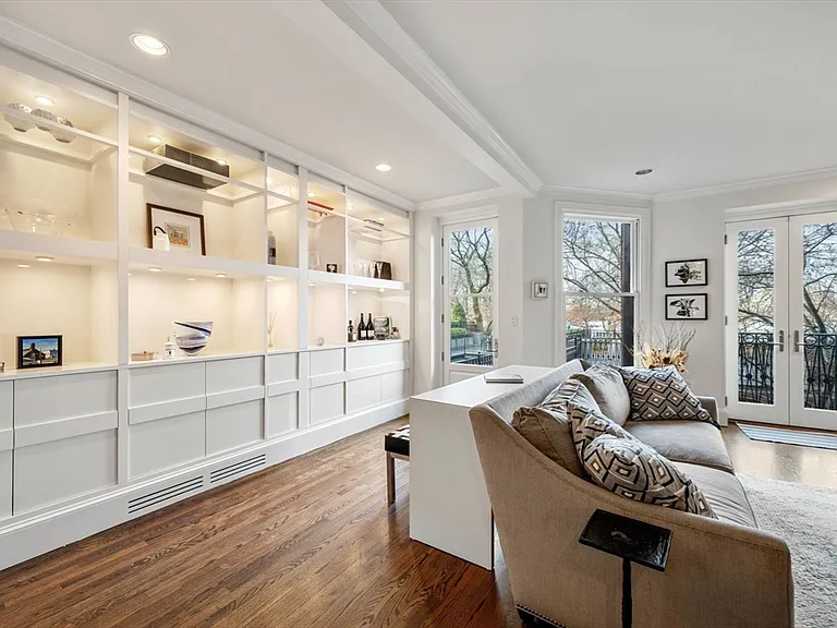 408 Beacon St #1 — Photo 5