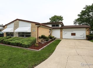 3N435 Jill Ct, Elmhurst, IL 60126