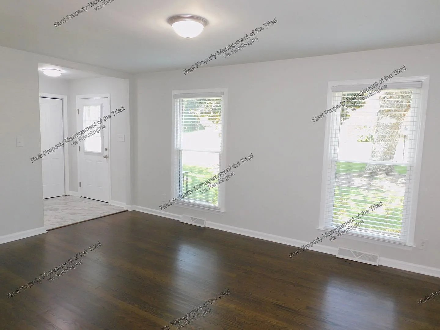 3 bed, 2.0 bath, 1634 sqft, $1,995 — Photo 2
