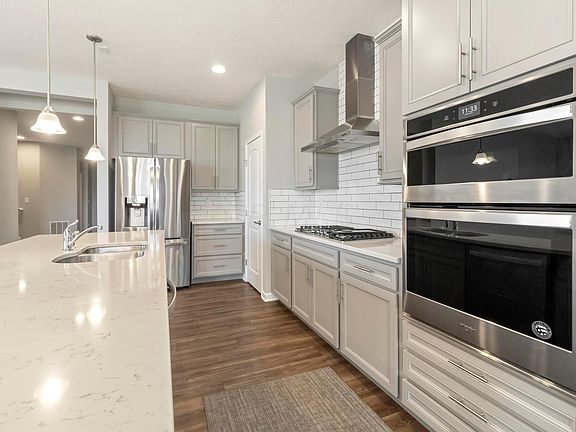 3rd image of 785 Bodkin Ln