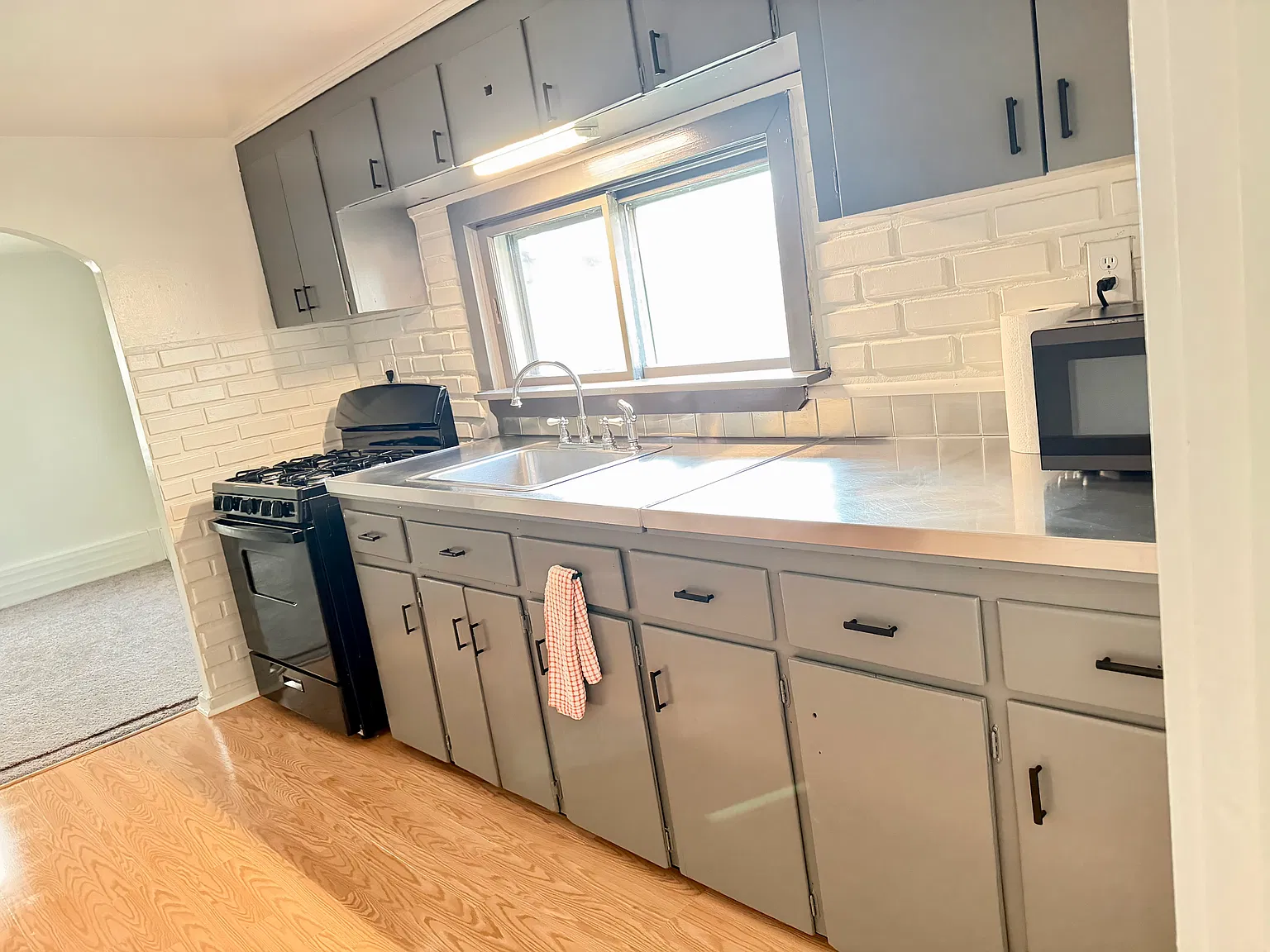 2 bed, 1250 sqft, $850 — Photo 2