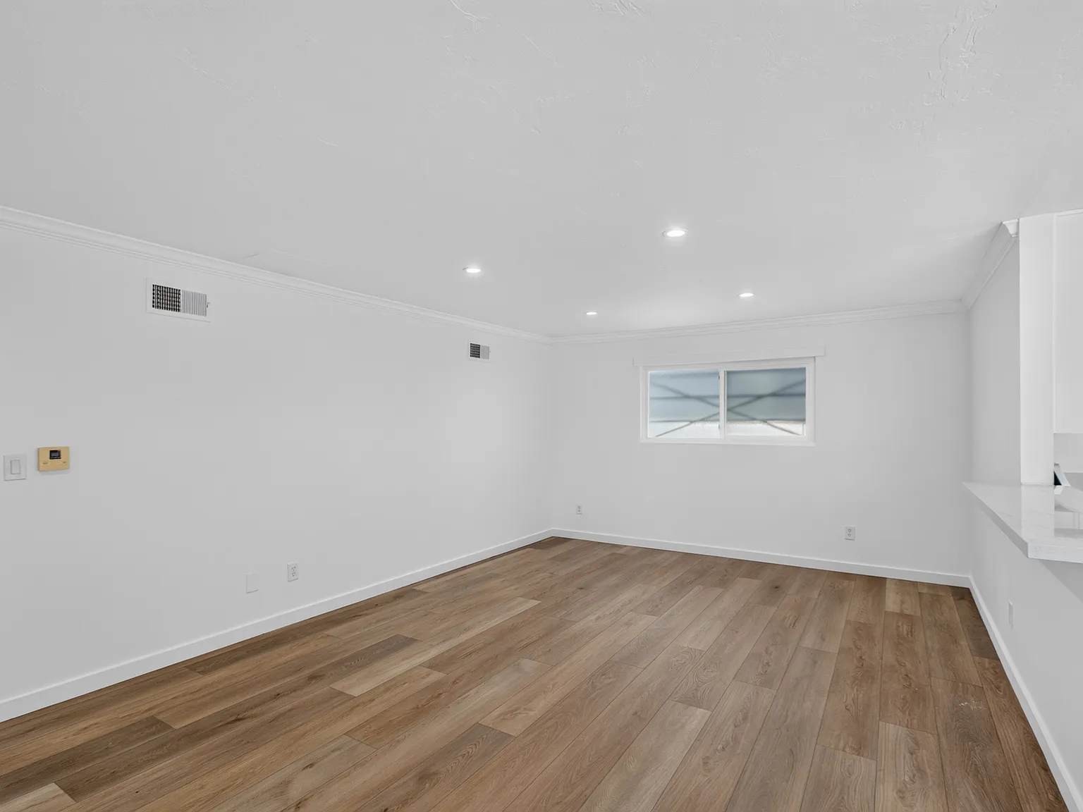 3 bed, 1320 sqft, $4,500 — Photo 4