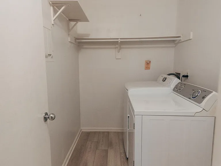 2218 Hunters Run Dr — Photo 18