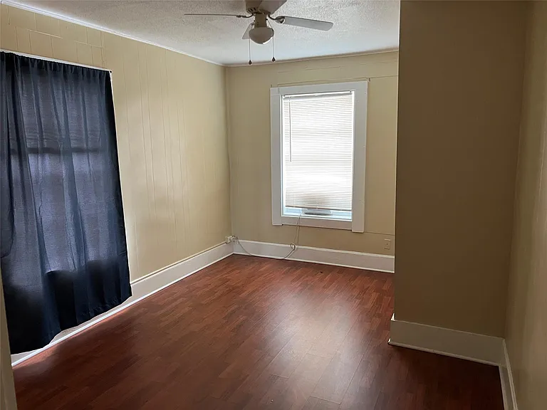 5105 Crawford St #2 — Photo 8