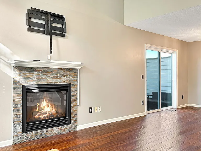13821 Edgewood Ave — Photo 5