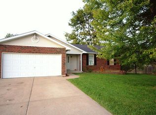 6 Sundance Dr, Warrenton, MO 63383