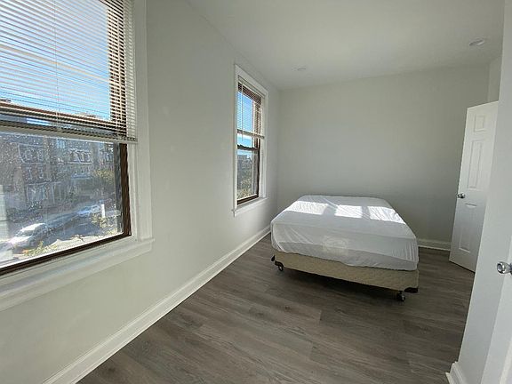 2nd image of 3819 Lancaster Ave Floor 3