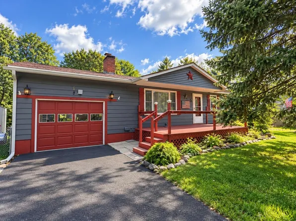24 Sunset Drive, Essex, VT 05452