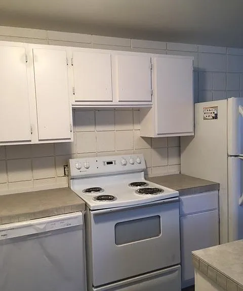 174 N Canyon Rd #3 — Photo 8