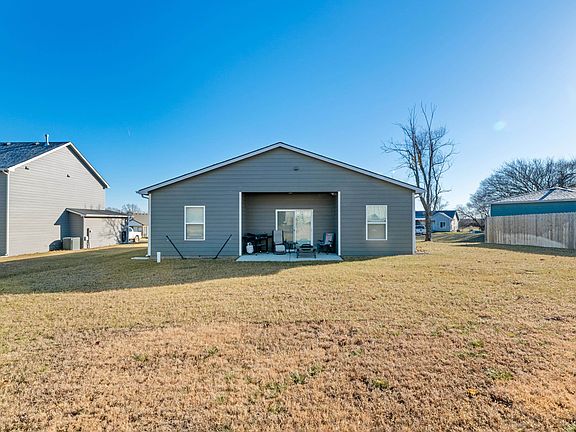 5th image of 1335 E Skyview Dr