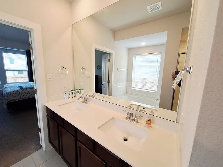 8000 Prairie Rye Dr — Photo 23
