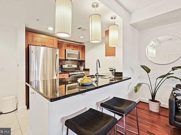 5th image of 2451 Midtown Ave APT 723