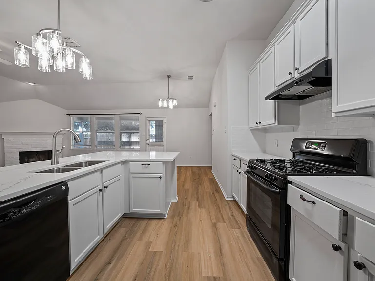 3904 Oakhurst Ln — Photo 12