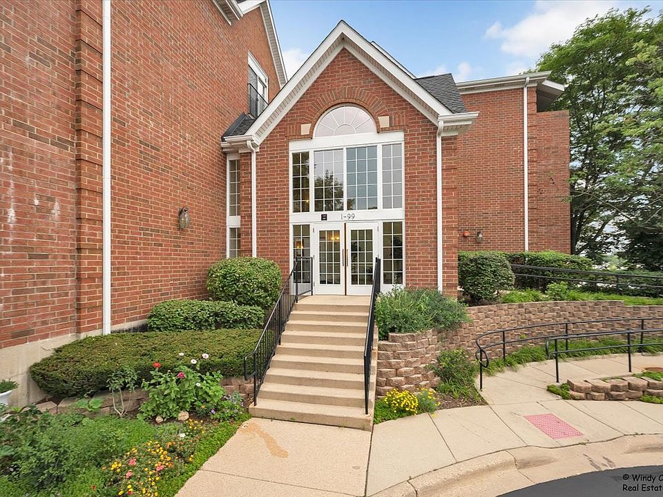 1st image of 89 Hunt Club Dr #89