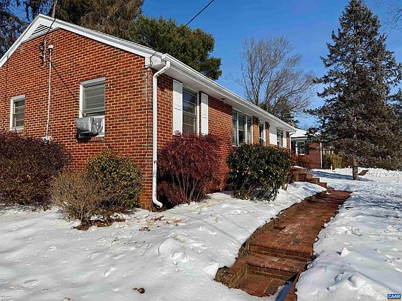 4th image of 908 Belmore Ave