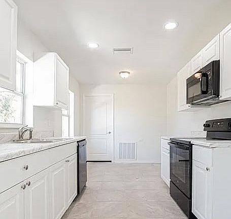 2nd image of 602 Avalon Ln