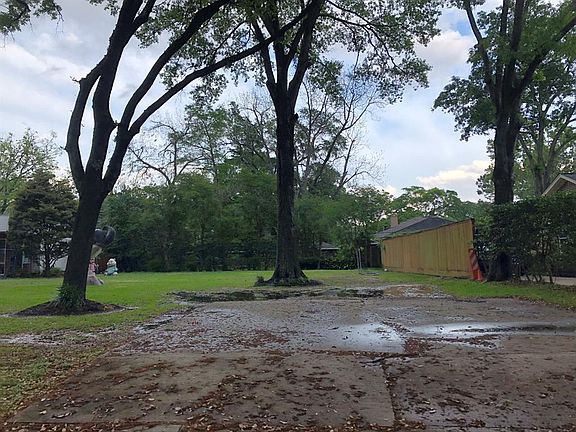 2nd image of 8521 Westview Dr