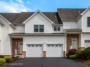 21 Sharon Dr, Moosic, PA 18507